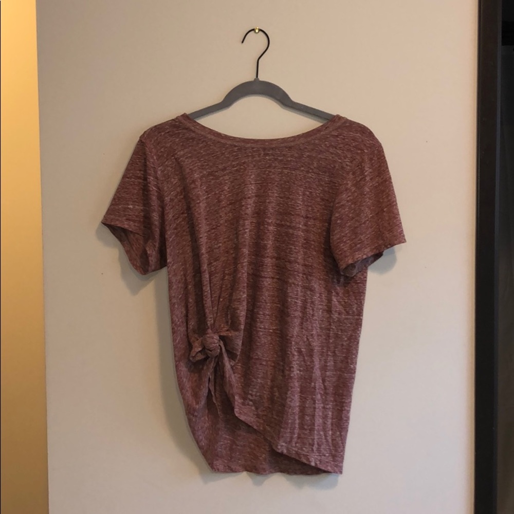 Cute maroon T